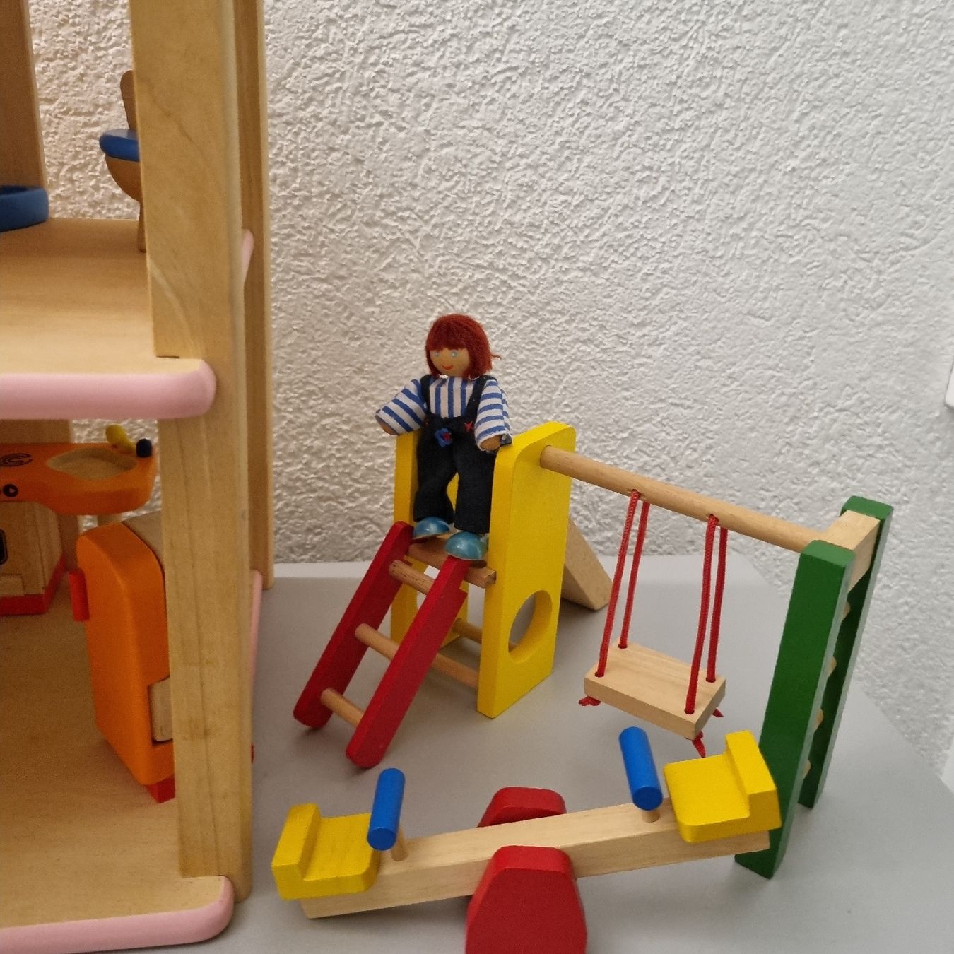 Case e mobili per bambole: Puppenhaus Holz – Usato da St. Gallen venduto da Almarion 2