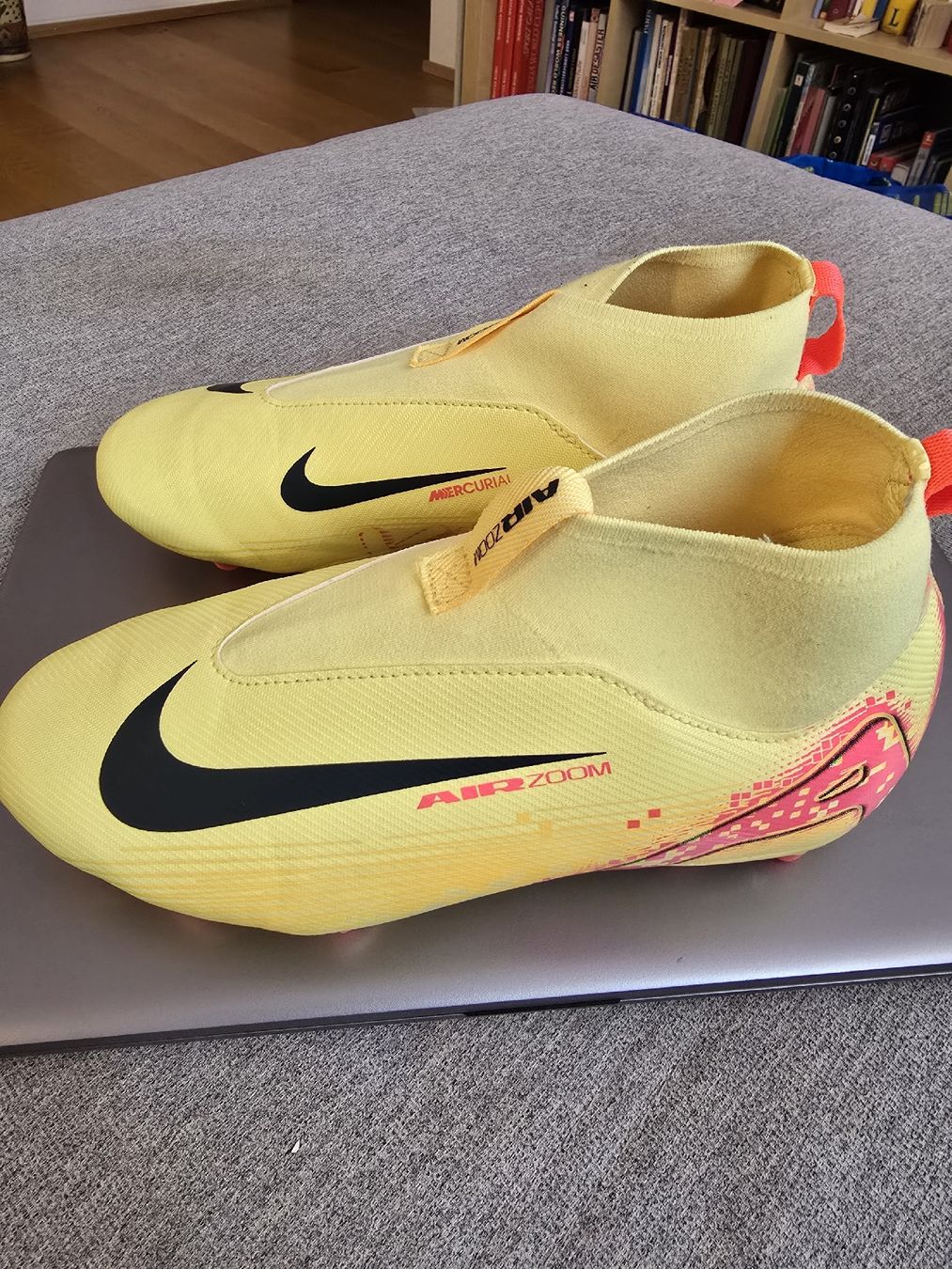 Nike Scarpe per ragazzi: Nike Jr. Mercurial Superfly 10 Kylian Mbappe Gr. 38 – Nuovo (secondo la descrizione) da Zürich venduto da TutNixCH