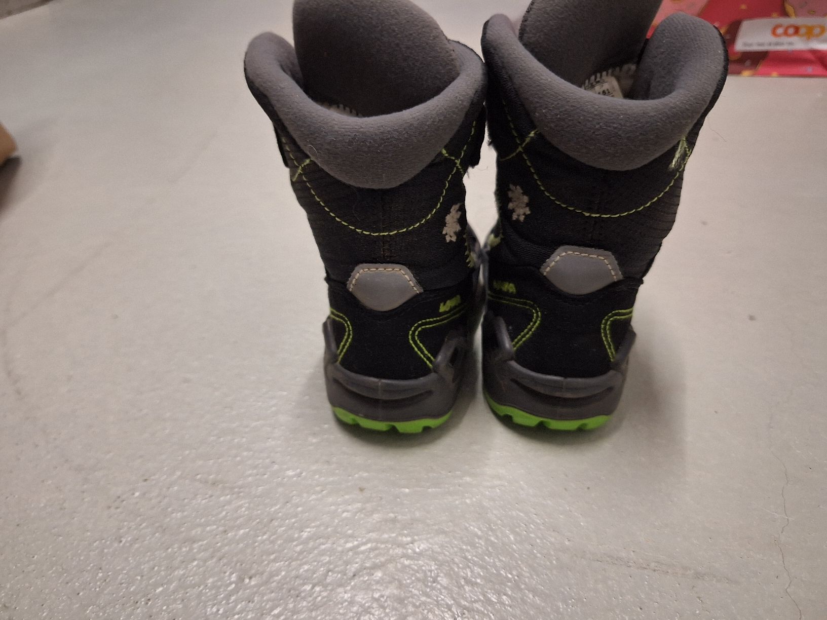 Lowa Schuhe für Jungen: Winterstiefel Lowa – Gebraucht aus Dällikon von Sonnenblume-111 3