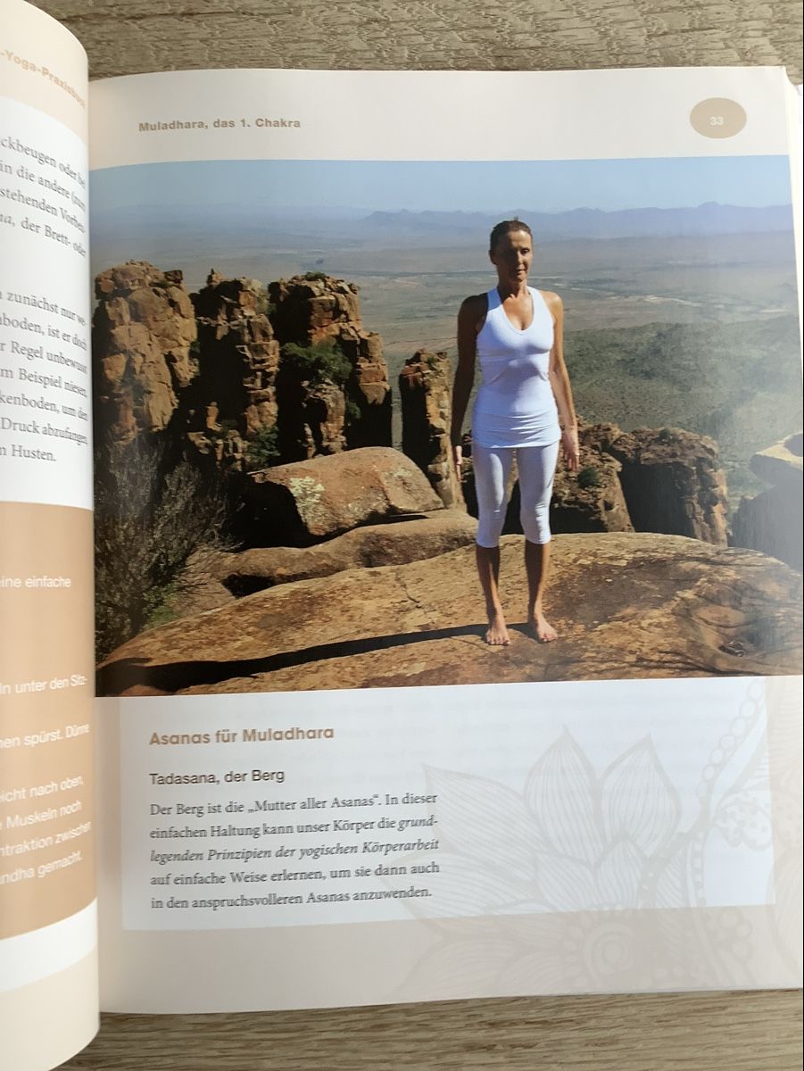 Libri: Chakra-Yoga Praxisbuch: Neuwertig – Usato da Wichtrach venduto da wildpigwomen12 2