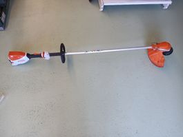 STIHL FSA 60 R Akku-Rasentrimmer mit Ladegerät