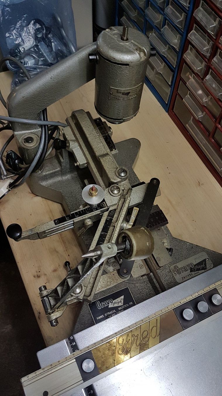 Tutte le macchine: Tisch - Graviermaschine GravoGraph – Usato da Mühleberg venduto da 01.Ri.02.22 7