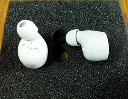 Bang & Olufsen Beoplay E8 3rd