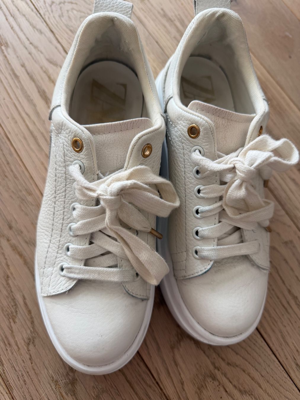 Zara Chaussures femmes: Sneaker Gr. 37 Zara – D'occasion à Wiesendangen par gefion99 1