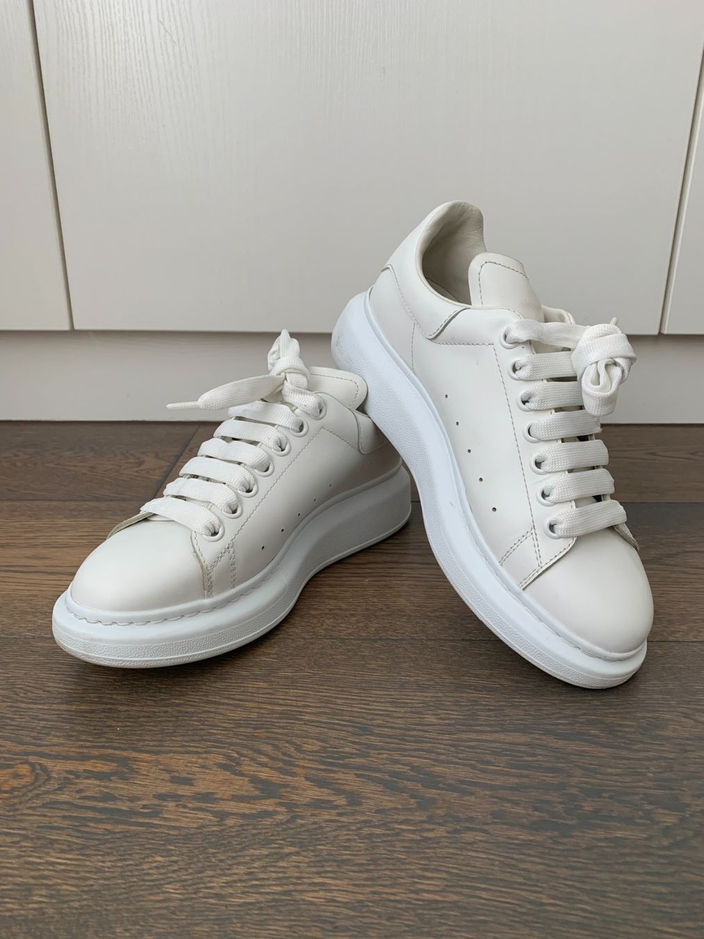 Alexander Mcqueen Scarpe da donna: Alexander McQueen Oversized Sneakers Gr. 39 – Usato da Zug venduto da Cobra.73