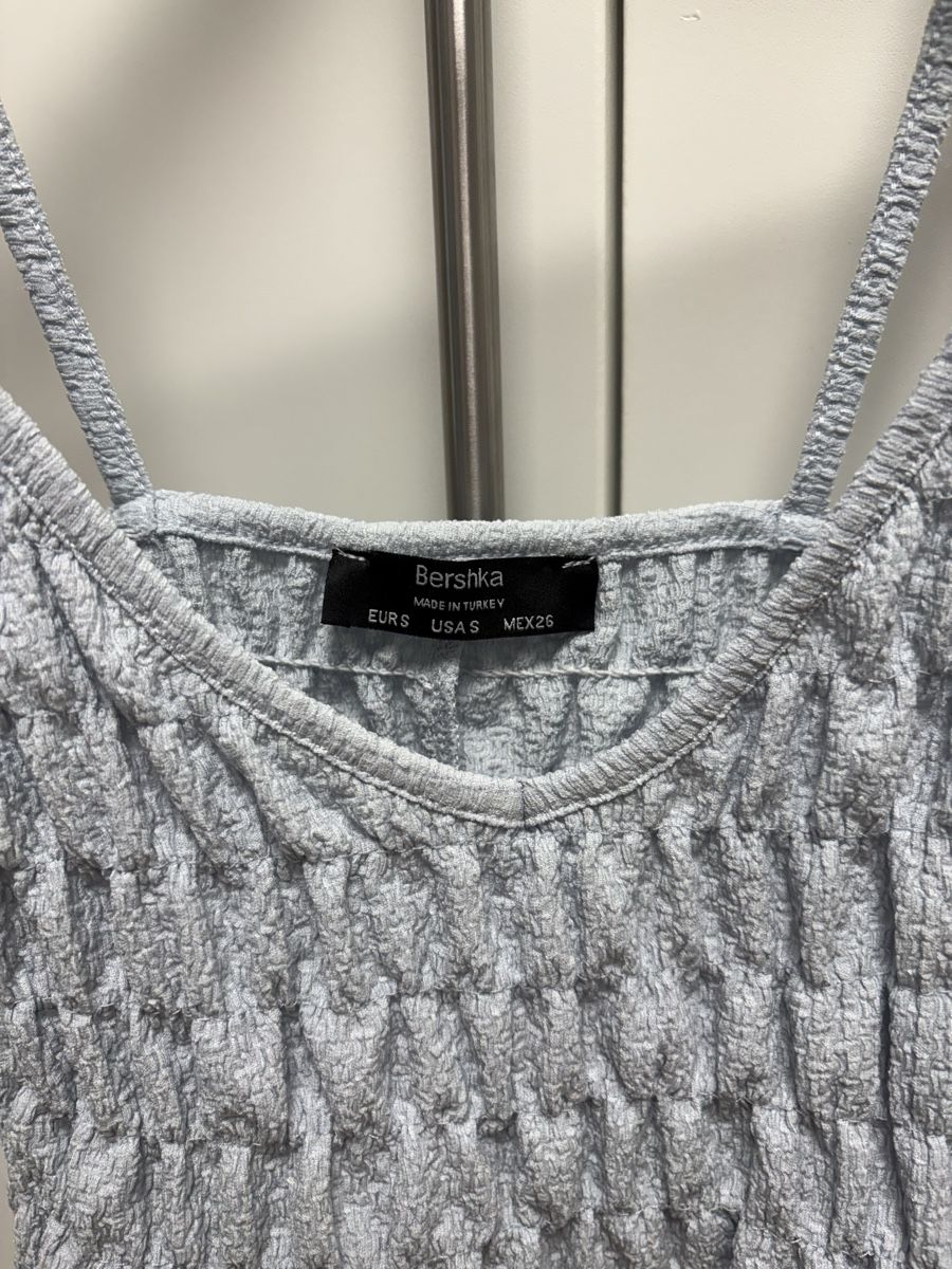 Bershka Tops: Top – Neu (gemäss Beschreibung) aus Sion von sar_8xmg 1