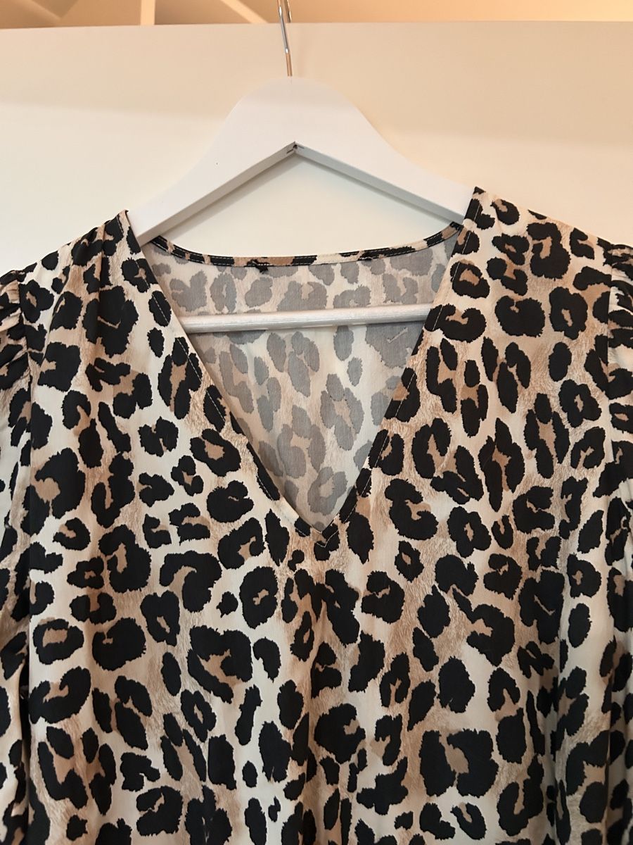 Kleider: Kleid mit Leopardenmuster, Grösse 38 – Neu (gemäss Beschreibung) aus Bülach von lguedeskr 3