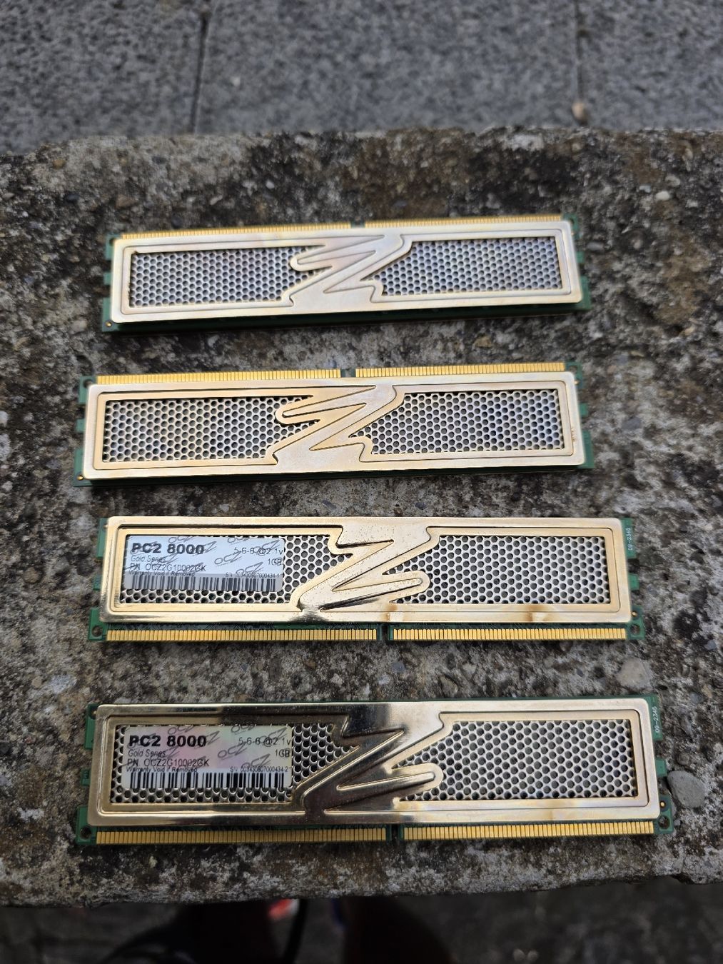 Nvidia Schede grafiche: Gigabyte Nvidia GeForce GT 430 und Ram Module – Nuovo e nell'imballaggio originale da Suhr venduto da MrvicaAG 4