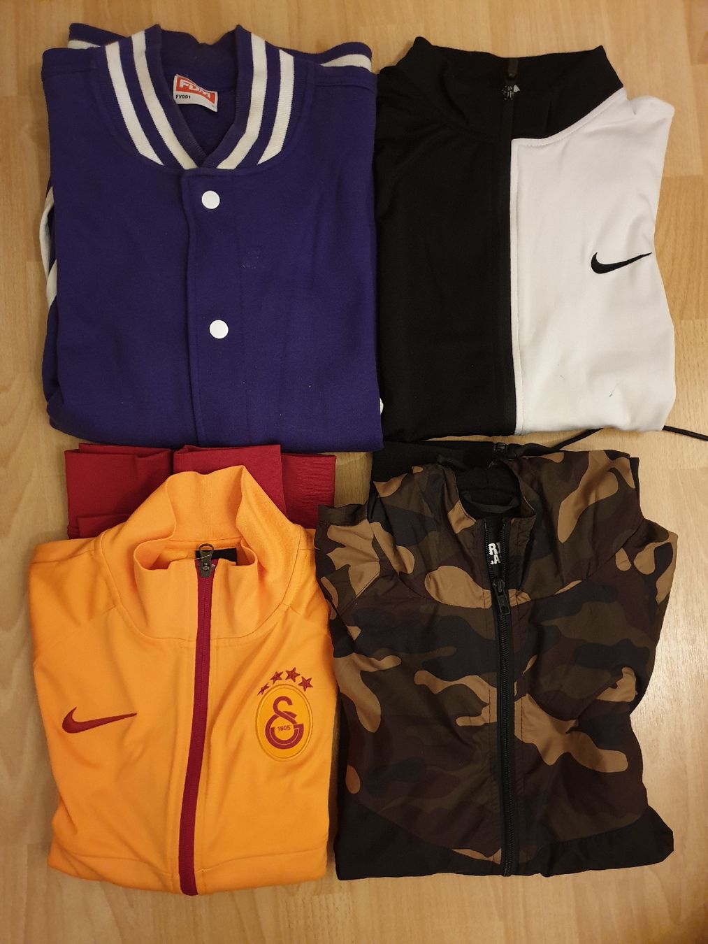 Adidas Lotti & Set di vestiti: Kleiderpaket – Usato da Wettingen venduto da fis_lg9z 2