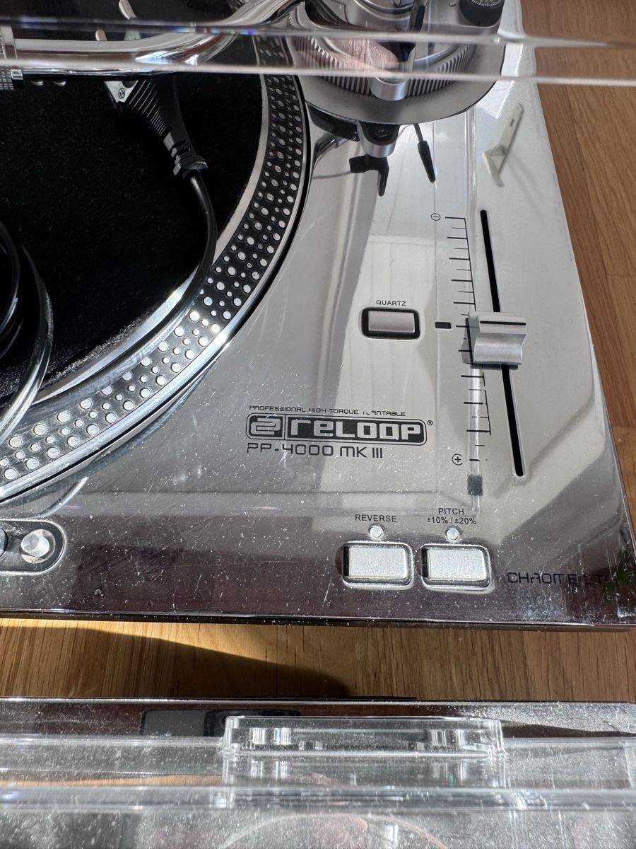 Reloop Tourne-disques: DJ Plattenspieler Reloop RP-4000 MK III Technics – D'occasion à Luzern par dannaddannad 1