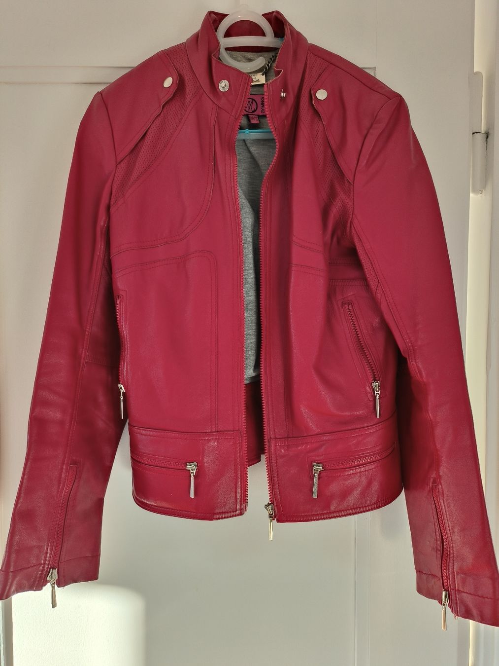 Mango Giacche: Rote Damen Lederjacke – Usato da Bern venduto da Keribosci