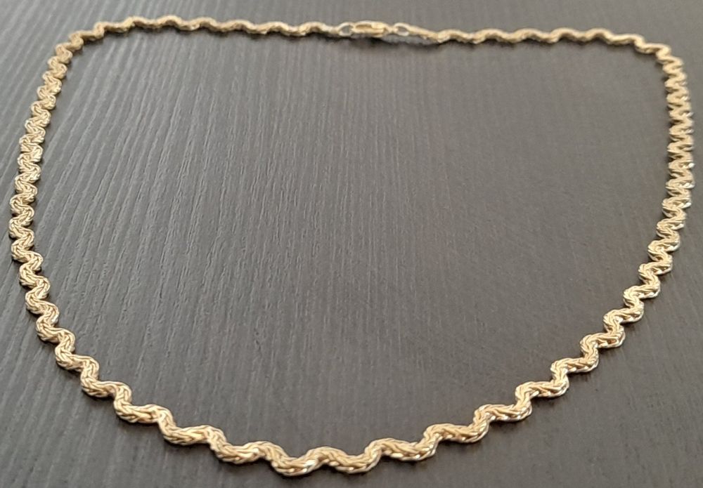 Collier Hermès en cuir ciré camel et plaqué or