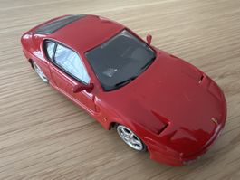 1:43 Modellauto wie auf den Bildern ersichtlich