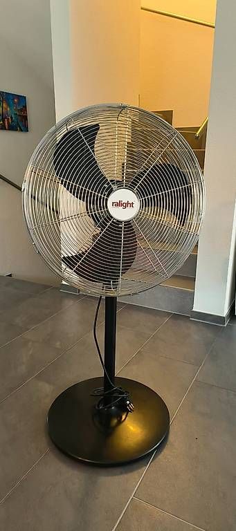 Ventilateurs: Ralight Stand Ventilator – D'occasion à Lufingen par manonYm 3