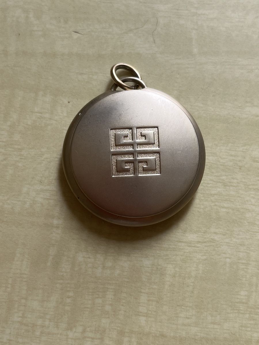 Givenchy Ciondoli: Pendentif Givenchy vintage – Usato da lausanne venduto da ZeldaZonk58 1