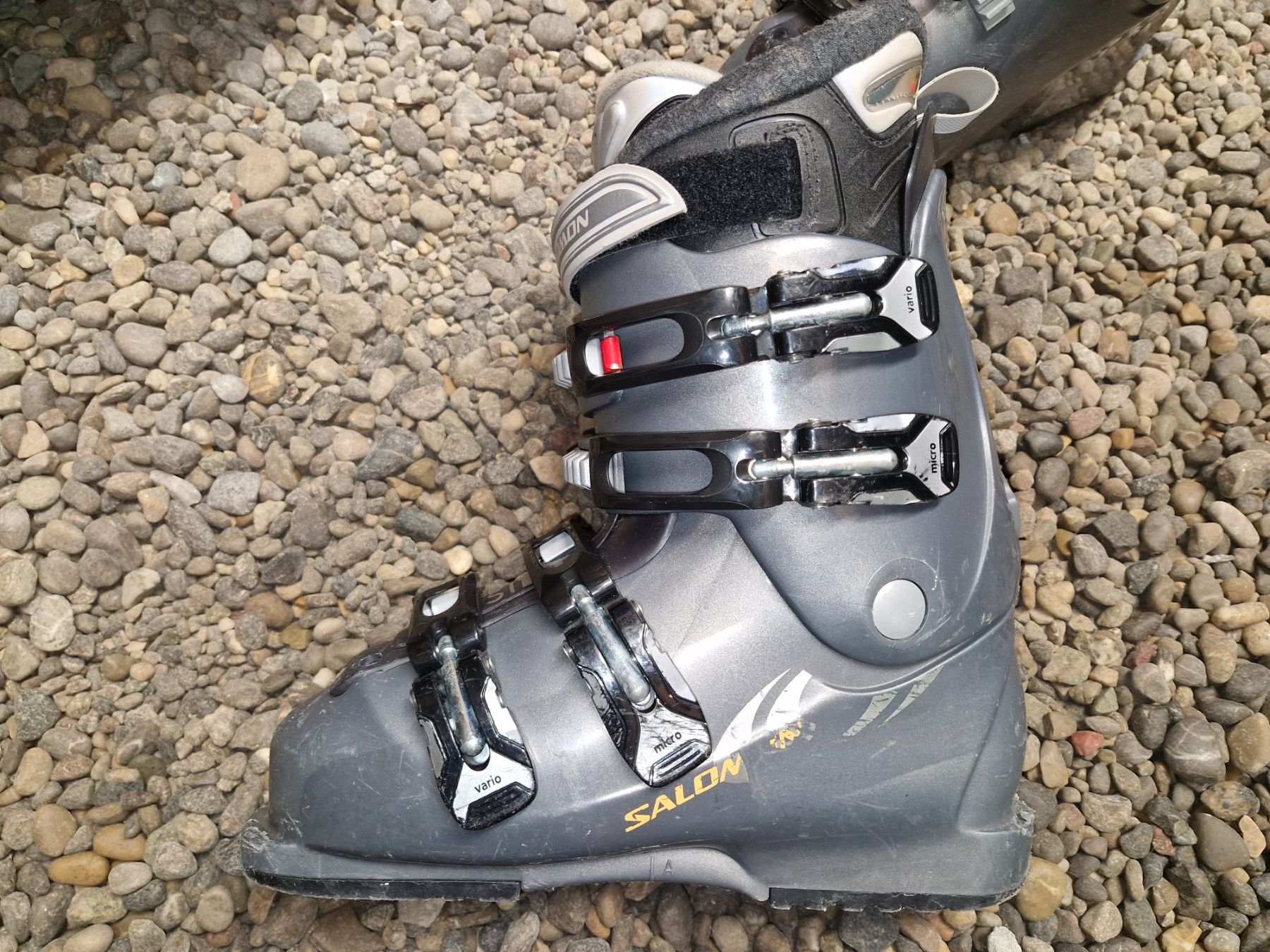 Salomon Scarpe da donna: Skischuhe – Usato da Zell ZH venduto da Eva-Jana 1