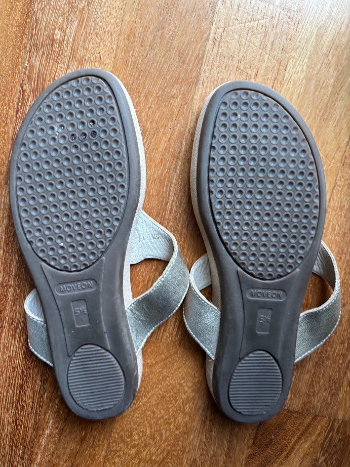 Scarpe da donna: Sandales dorées MOVE ON – Usato da OBERENGSTRINGEN venduto da Lolo6316 3