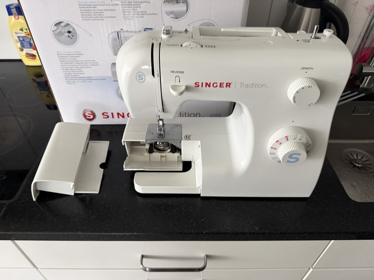 Singer Macchine da cucire: Singer Tradition 2259 – Usato da Inwil venduto da DiNozzo01 1