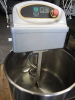 zu verkaufen: Spiral- Teigknetmaschine Typ HS30D