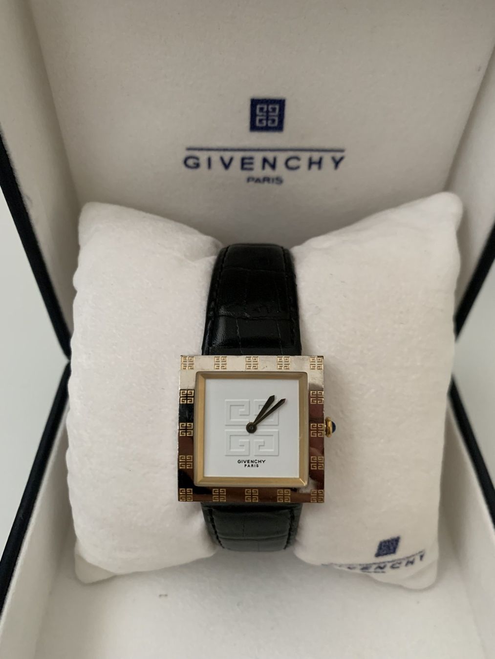 Givenchy Orologi: Armbanduhr "GIVENCHY" – Usato da Wil SG venduto da horizonte254 1