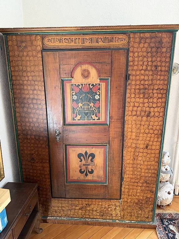Armadi: Antiker Kleiderschrank – Usato da Bern venduto da dexter123