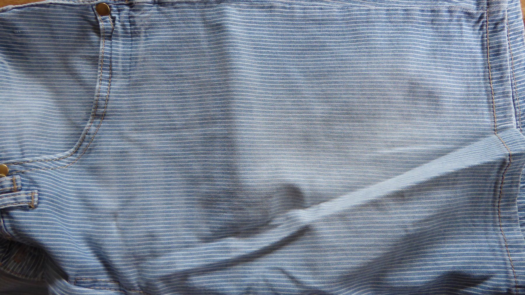 Pantaloni: Gestreifte Kurzhose Gr 40 Jake s – Usato da Sargans venduto da Benziner 3