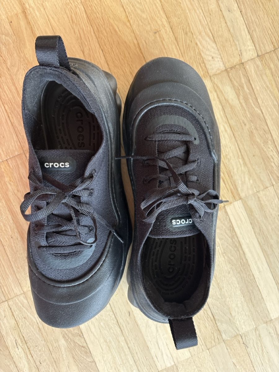 Crocs Scarpe da uomo: Echo Surge Crocs sneakers M8/W10 Black – Nuovo (secondo la descrizione) da Nyon venduto da Iamher 2