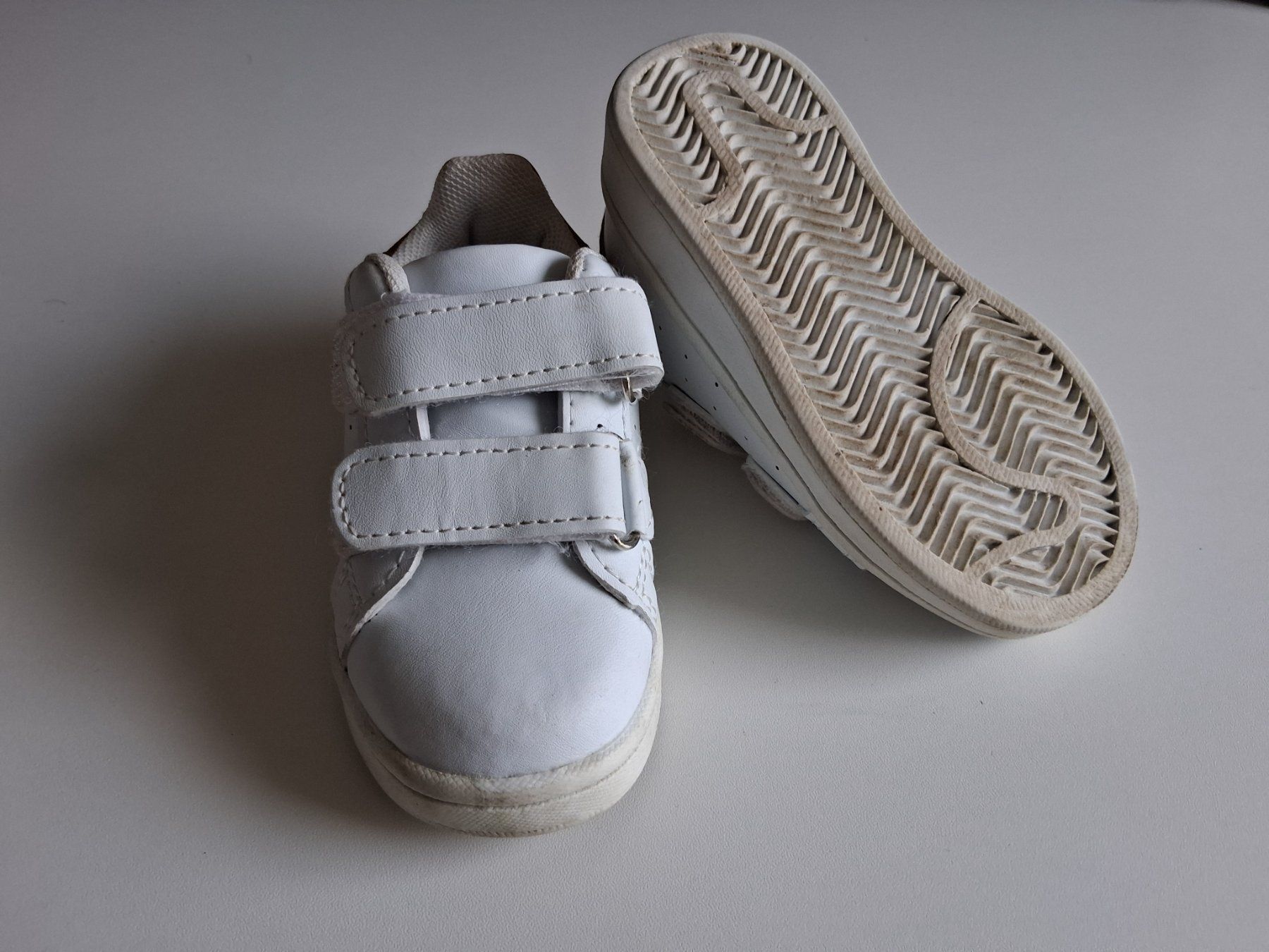 Scarpe per ragazzi: Baskets blanches enfant, taille 21 – Usato da St-Légier-Chiésaz venduto da dma_699g 2