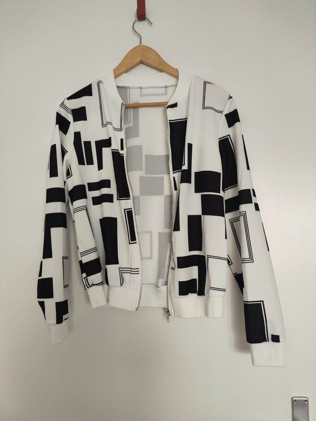 Giacche: Neu leichte Jacke schwarz weiß 36 – Nuovo (secondo la descrizione) da Neuhausen venduto da JessIst