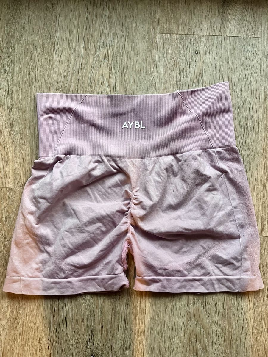 Aybl Leggings: Short de sport AYBL – Usato da Zürich venduto da mat_8l5v 1