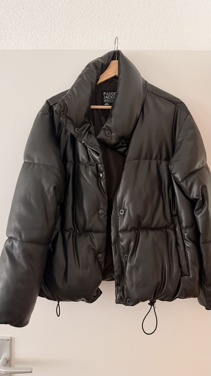 Giacche: Padded Jacket Kunstleder schwarz Grösse M – Usato da Nidau venduto da nin_5gk2