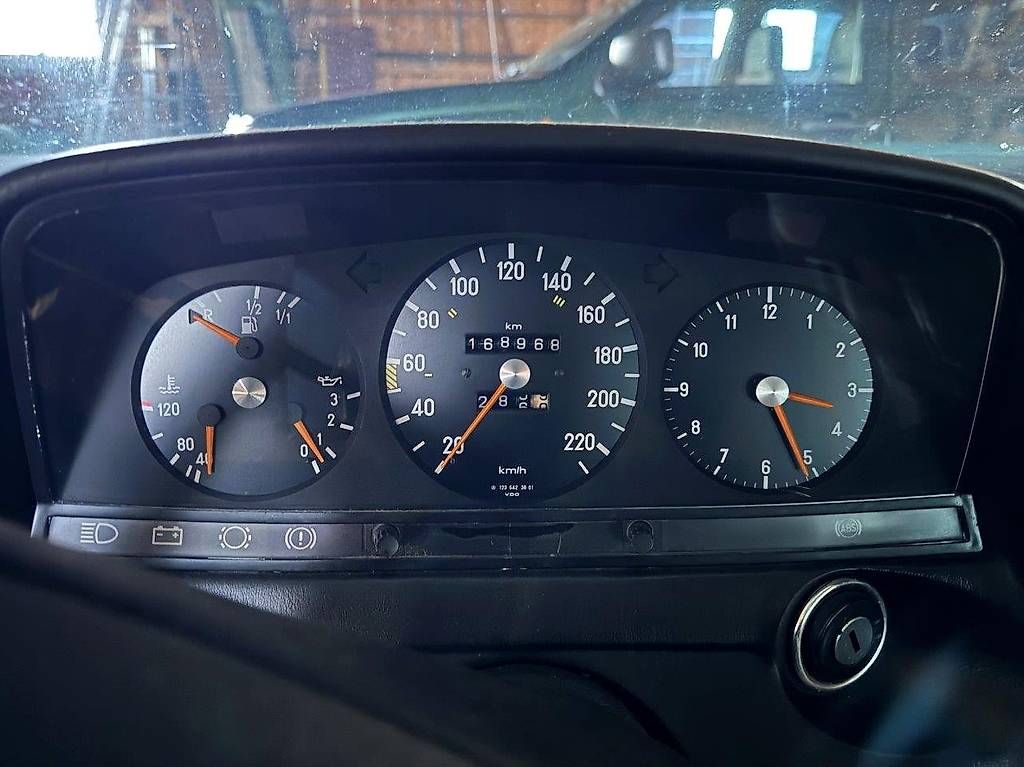 Automobili: Mercedes-Benz C123 Coupé 280 CE – Usato da Langenthal venduto da Goergens10 6