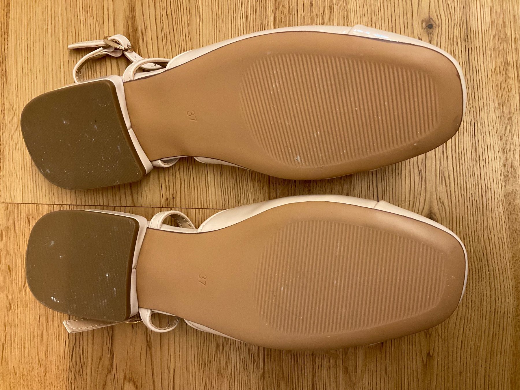 Scarpe da donna: Neue, ungetragene Sandalen, 37 – Nuovo (secondo la descrizione) da Luzern venduto da Juliette1907 3