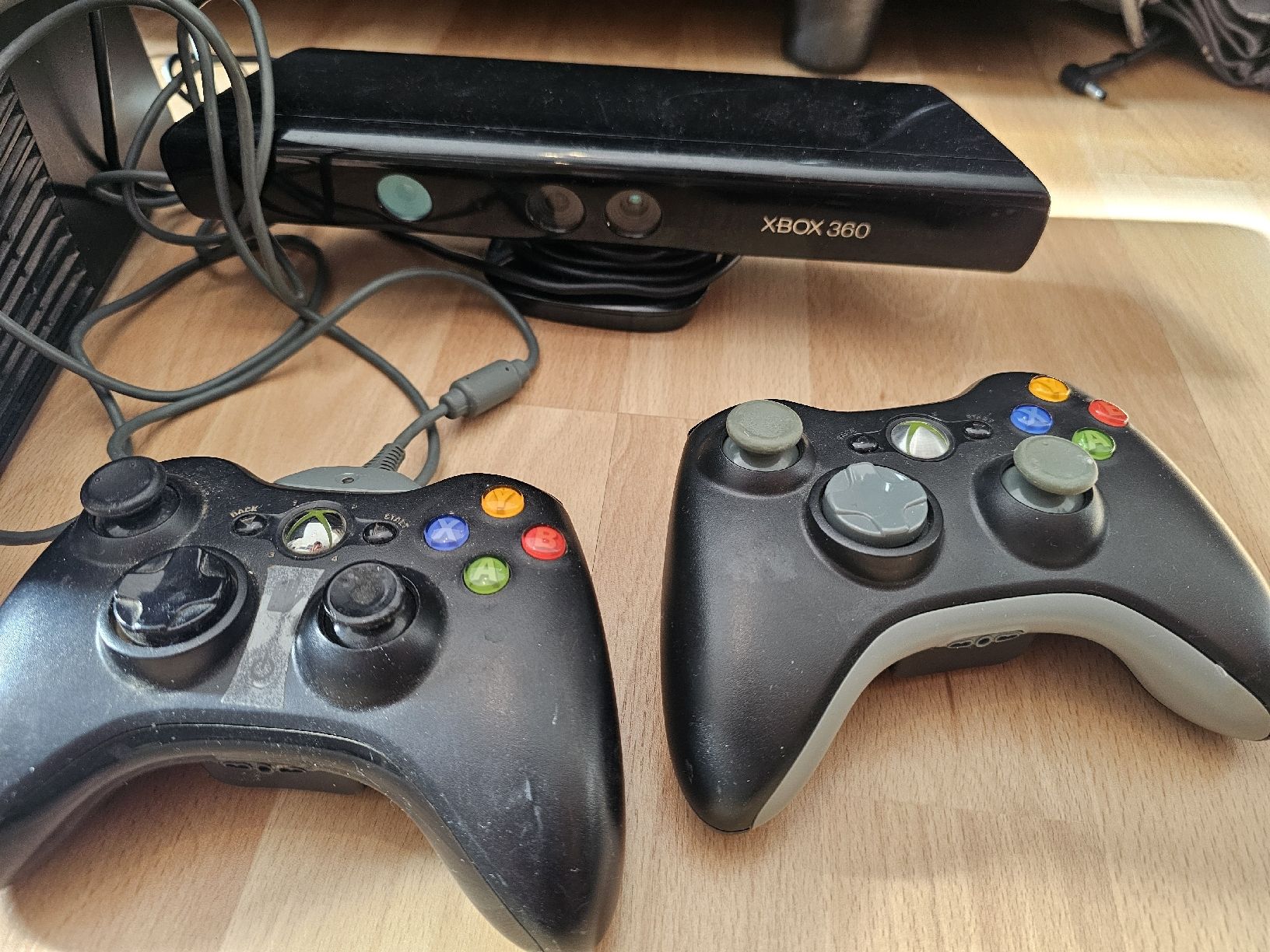 Microsoft Console: Xbox 360 S mit Kinect Kamera – Usato da Seuzach venduto da hwulf 3