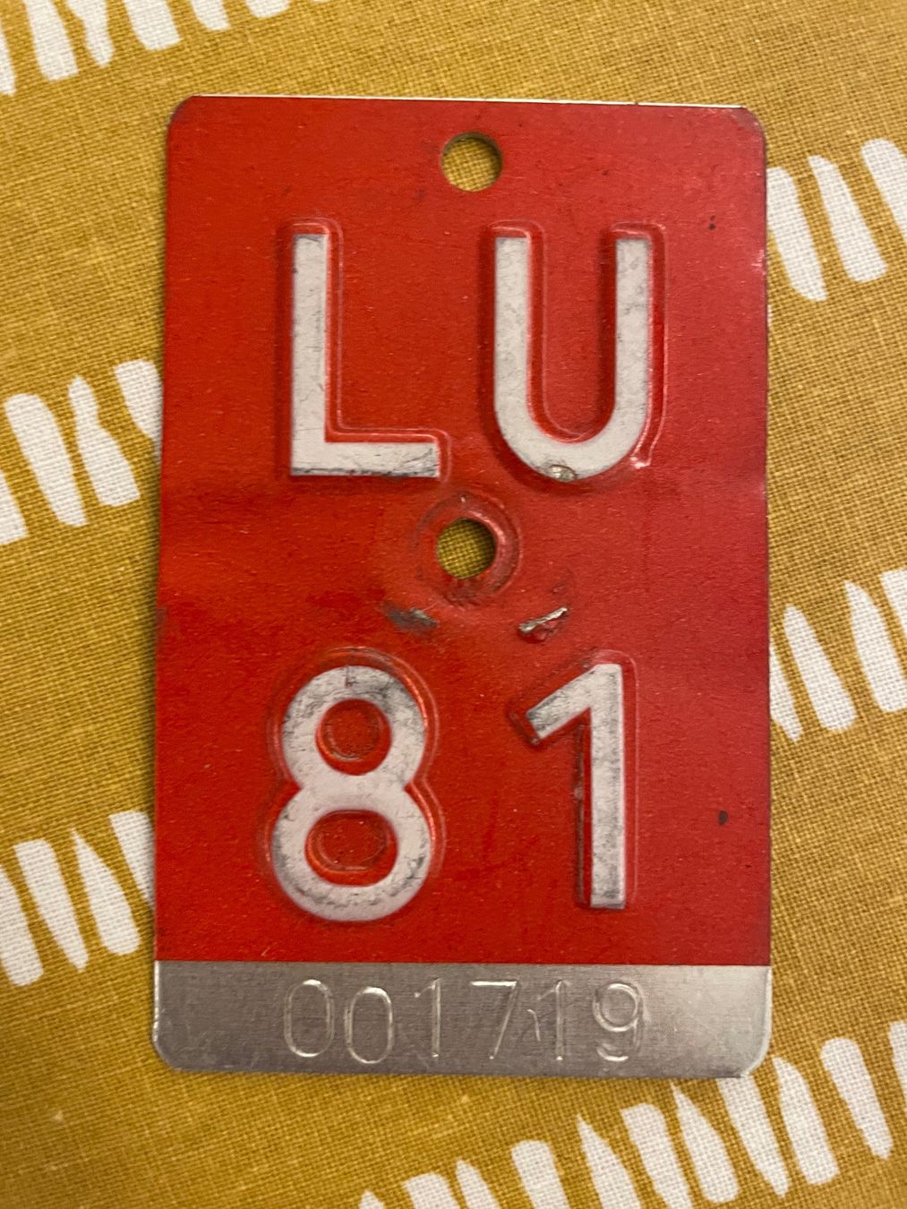 Insegne: Velonummer LU 81 – Usato da Zürich venduto da Pudelkerne