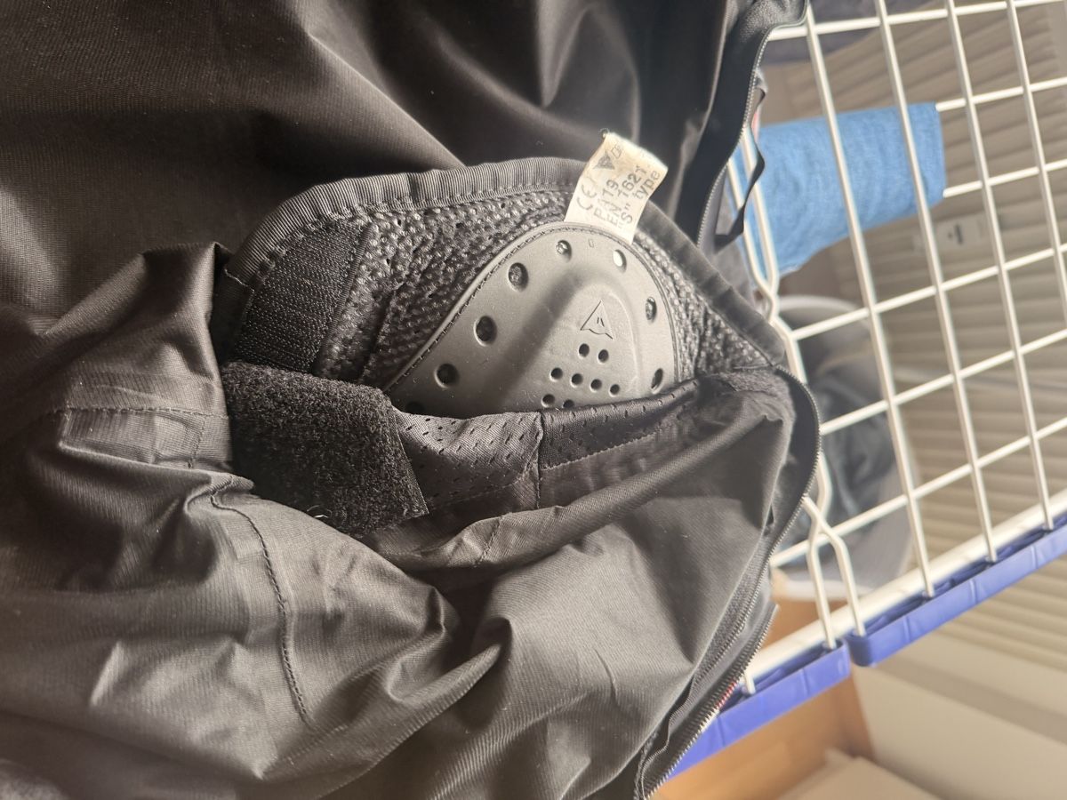 Vestes: Motorradjacke mit Schulterprotektoren – D'occasion à Nidau par SBern123 9