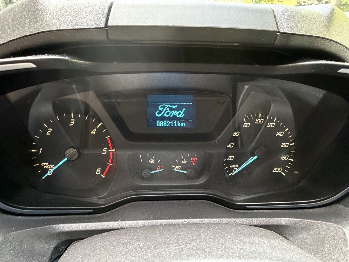 Ford Nutzfahrzeuge: Ford Transit Custom 2.0 manuelle, Diesel – Gebraucht aus Veyrier von Chessmann_Douane1255 6