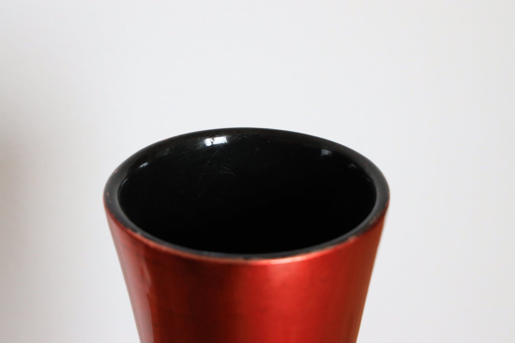 Vasen & Gefässe: Deko Vase rot metallic – Gebraucht aus Rikon im Tösstal von Sunsetbay 1