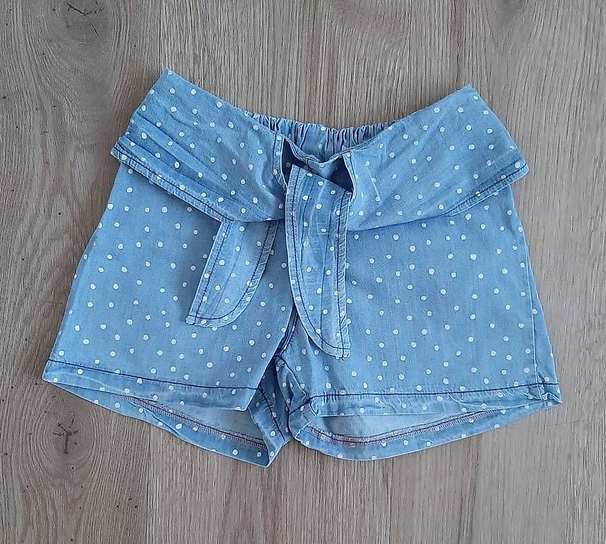 Hosen: Schöne Mädchen-Shorts hellblau Gr. 116 – Gebraucht aus Bütschwil von enzian008