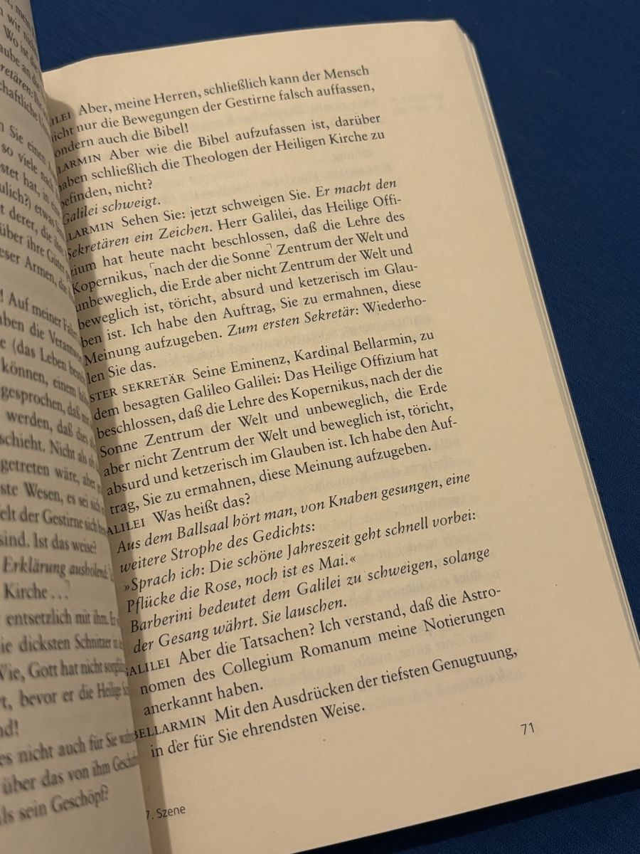 Libri: Bertolt Brecht Leben des Galilei Suhrkamp BasisBibliothek – Usato da Hinterkappelen venduto da elb_xcb9 1