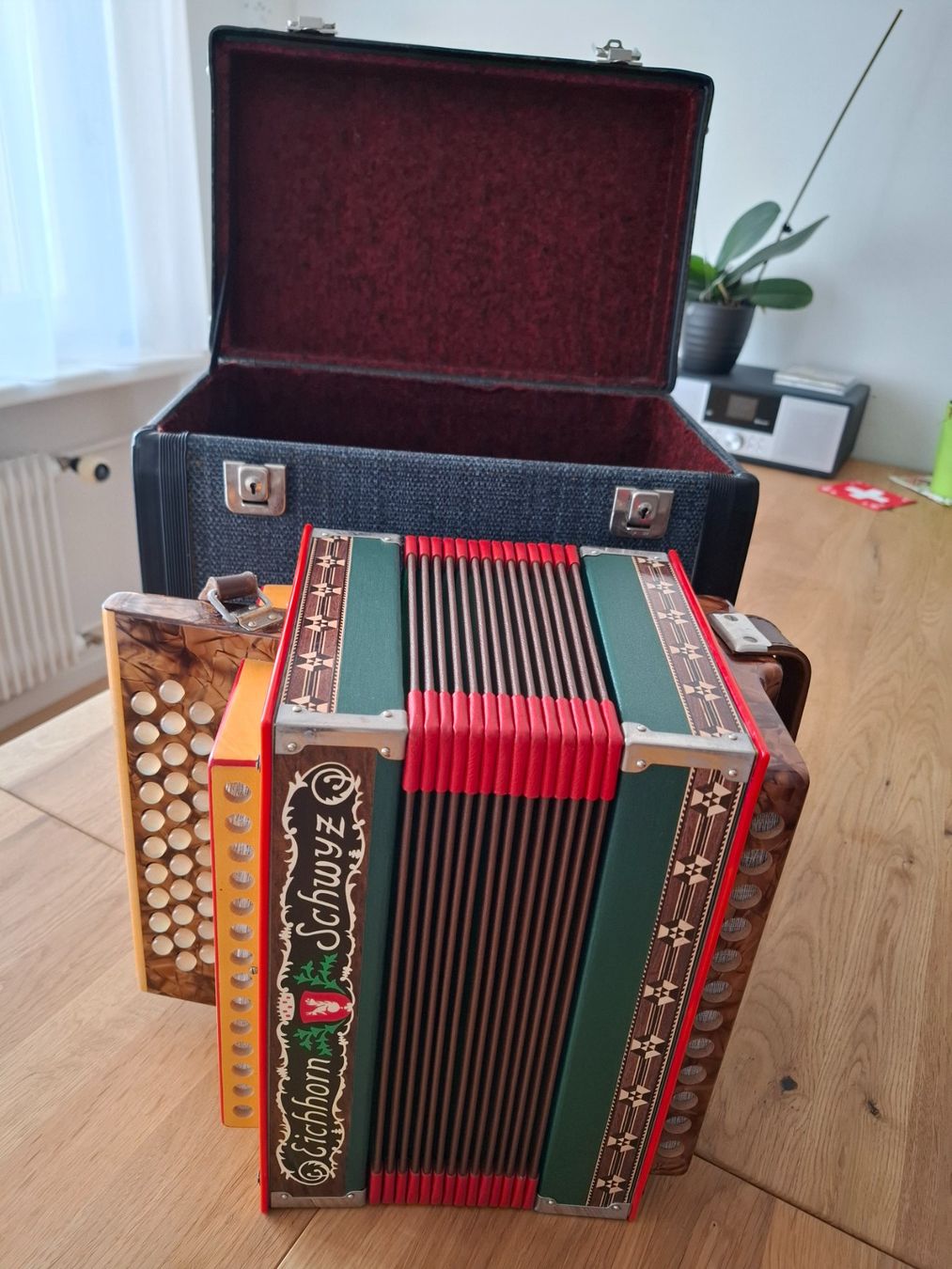 Eichhorn Strumenti musicali: Eichhorn, 18-bässiges Schwyzerörgeli – Usato da Baar venduto da Blume113 1