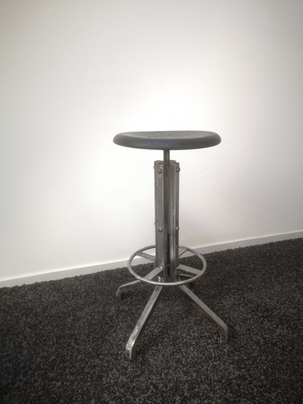 Tabourets: Meuble industriel -TABOURET – D'occasion à Vaumarcus par Arte-Lovers