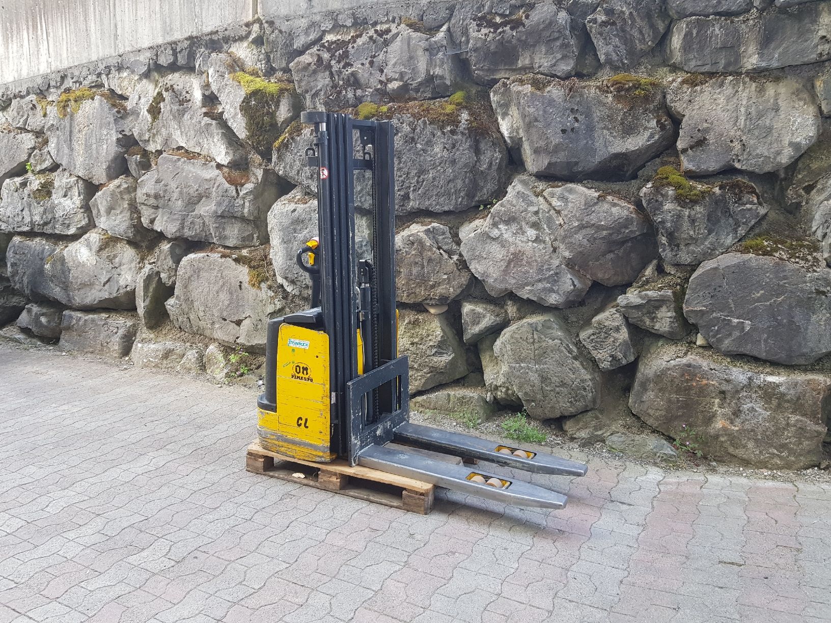 Carrelli elevatori e a forche: Stapler OM Ameise Deichselstapler Hochhubwagen – Difettoso da Brunnadern venduto da p..... 6