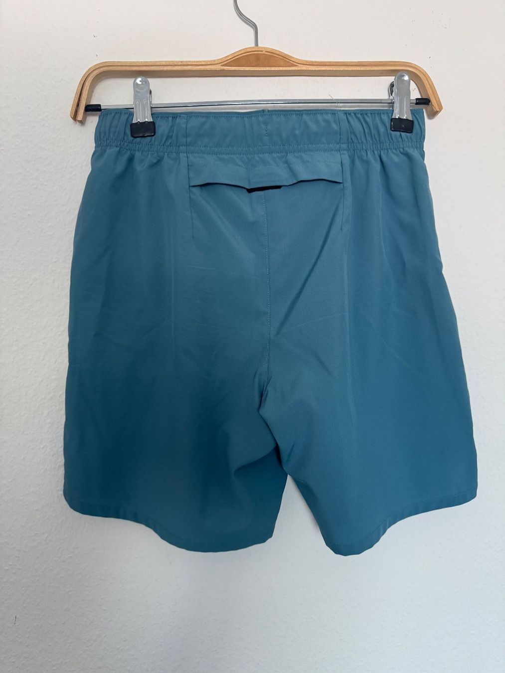 Nike Pantaloni: Short Nike bleu taille M – Usato da Chatelaine venduto da lae_7h8n 1