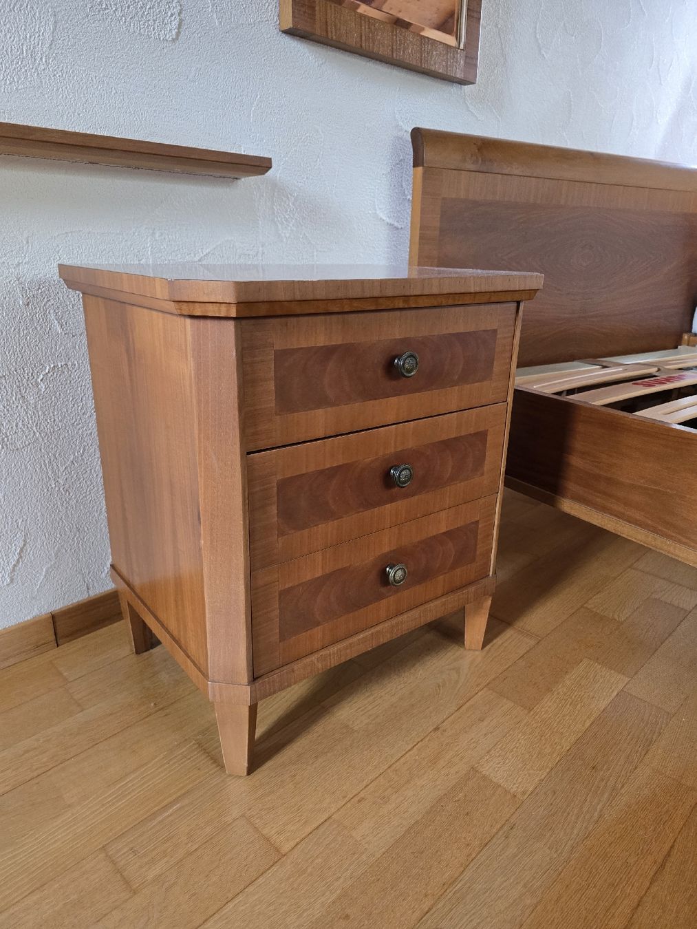 Letti: Doppelbett 180x200 + 2 Nachttische + Spiegel – Usato da Würenlos venduto da Lea.Maria.Hotz 6