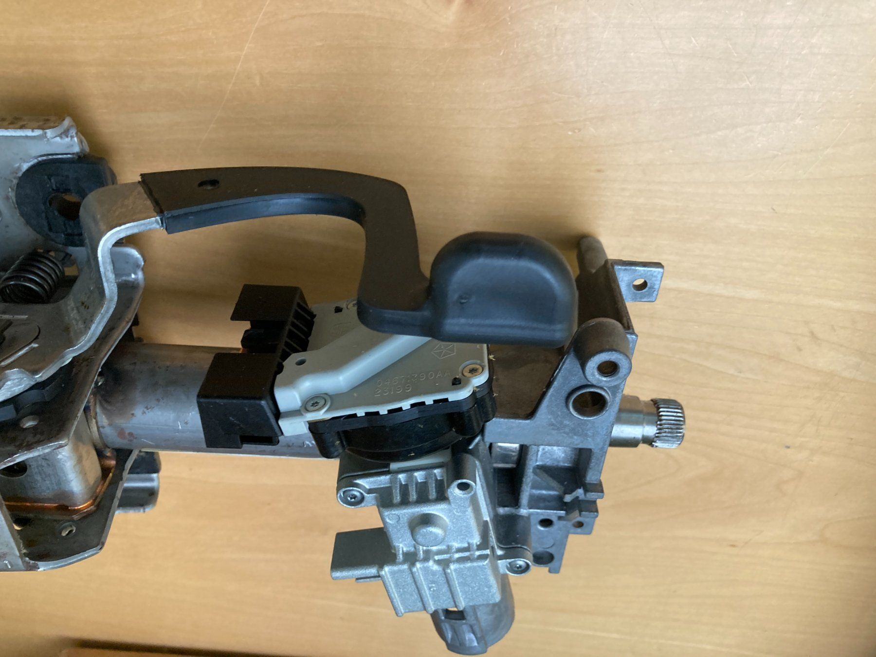 Chrysler Tutti pezzi di ricambio auto: Chrysler PT Cruiser Lenksäule - Mopar 04690697AG – Nuovo e nell'imballaggio originale da Cham venduto da WB2223 1