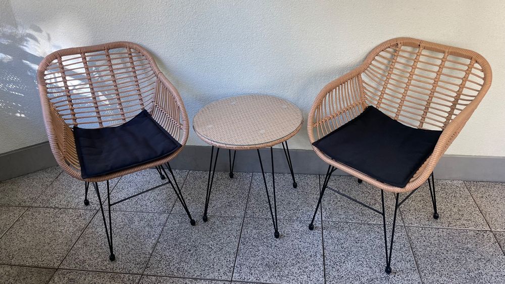 Gartenmöbel Tisch and 2 Stühle Kaufen auf Ricardo