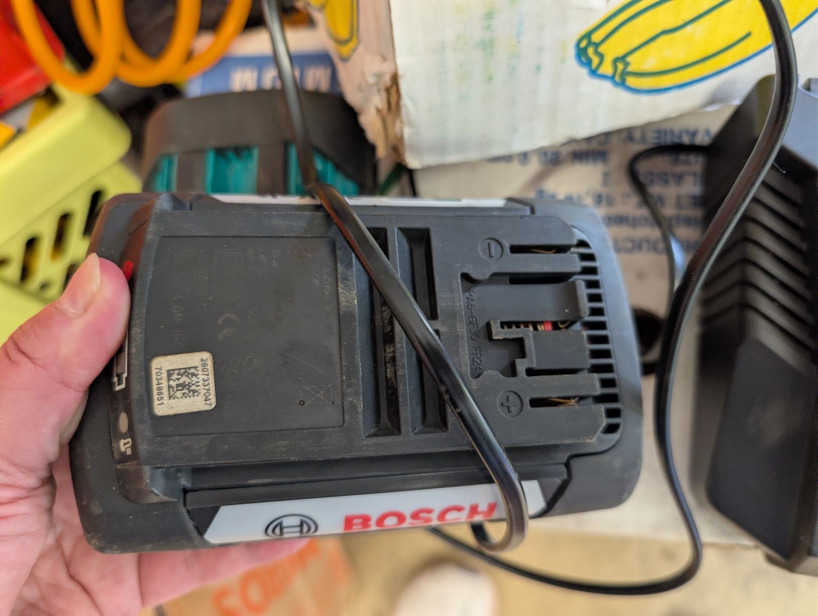 Bosch Accus & piles: 2 Bosch 36-V-Akkus mit Ladegerät  – D'occasion à Büren an der Aare par bbu22 2