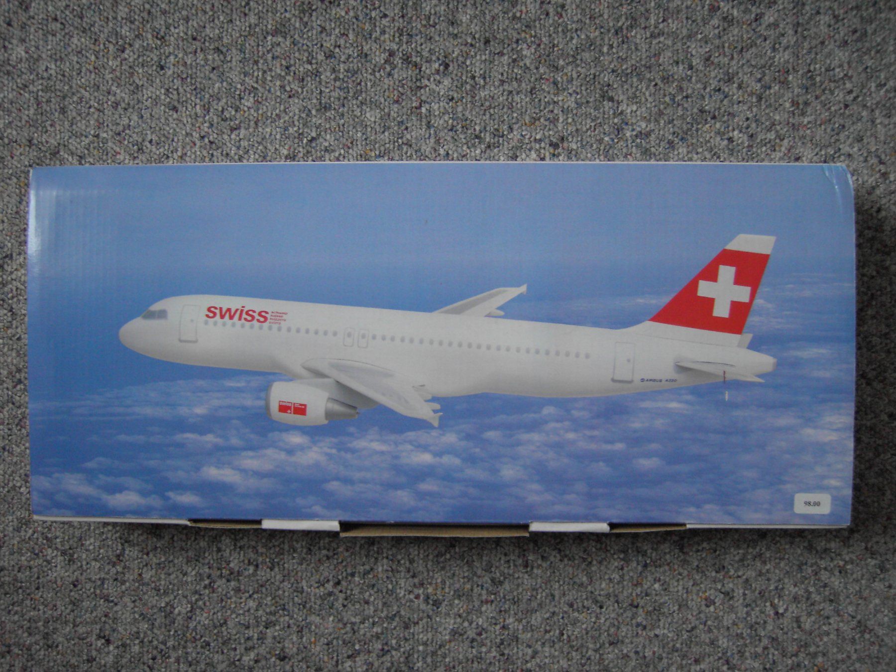 Swiss Modellbausätze & Standmodelle: Airbus Swiss A320-200  1:100 – Neu und originalverpackt aus Neuhausen a/Rhf von phantong 2