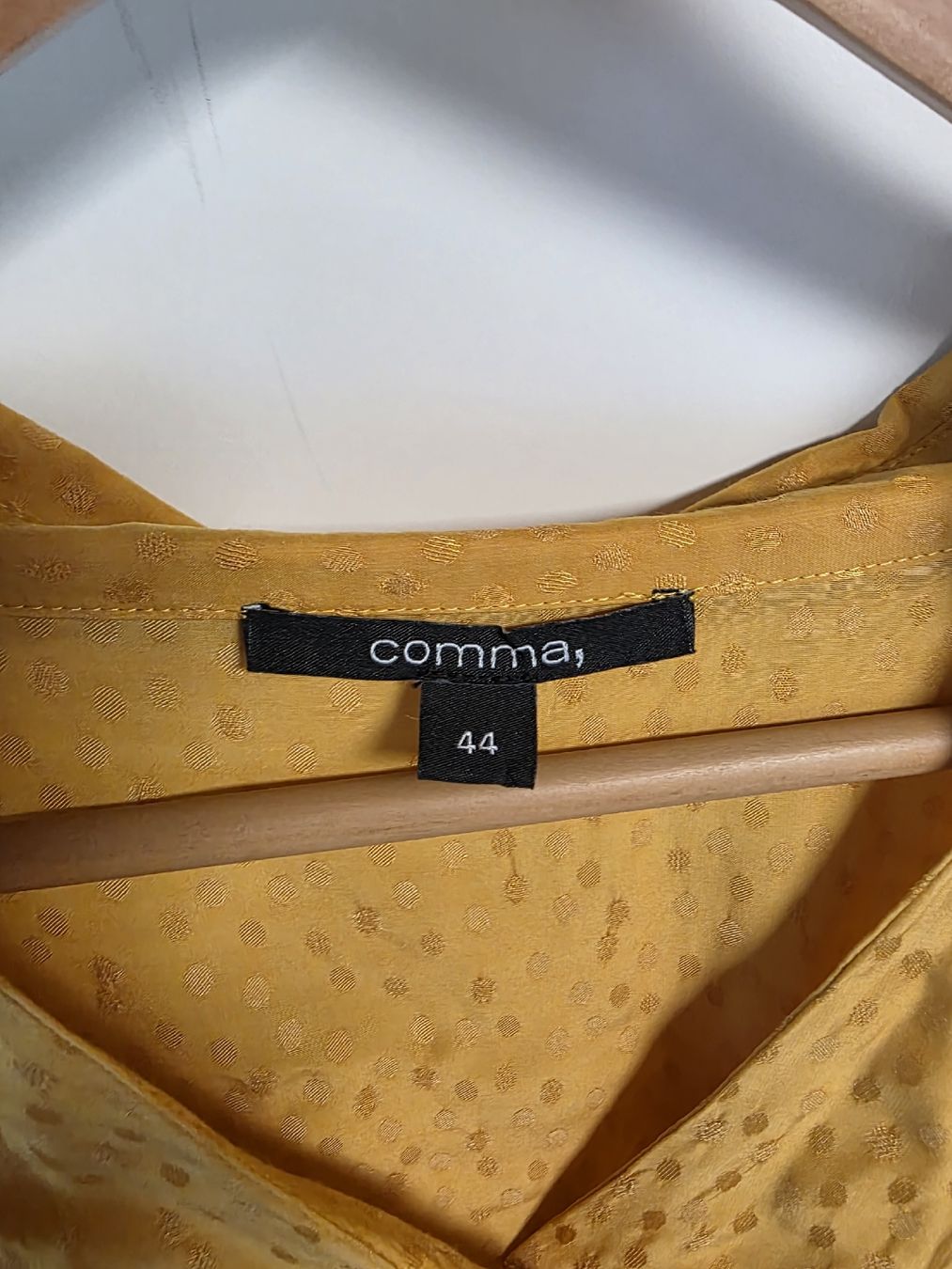 Comma Camicette: Blouse yellow comma size 44 excellent condition – Usato da Volketswil venduto da mic_27b5 1